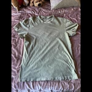 Vineyard VinesSoft Olive Green T-Shirt for Casual Wear